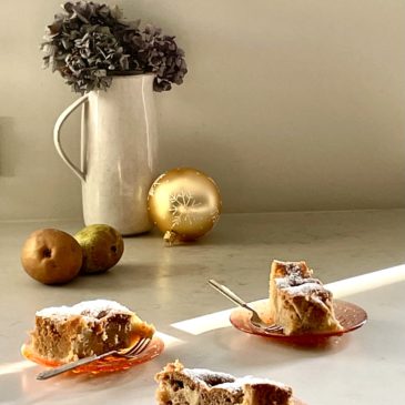 Prosty piernik z jabłkami